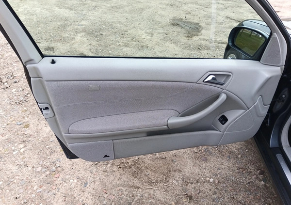 Mercedes-Benz Klasa C cena 17900 przebieg: 236000, rok produkcji 2004 z Sośnicowice małe 596